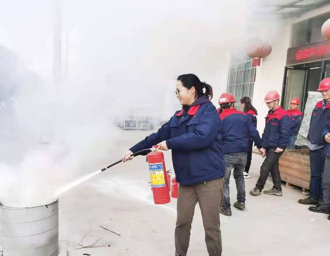 鑫藍(lán)環(huán)保2020年應(yīng)急消防演習(xí) 鑫藍(lán)環(huán)保2020年應(yīng)急消防演習(xí)