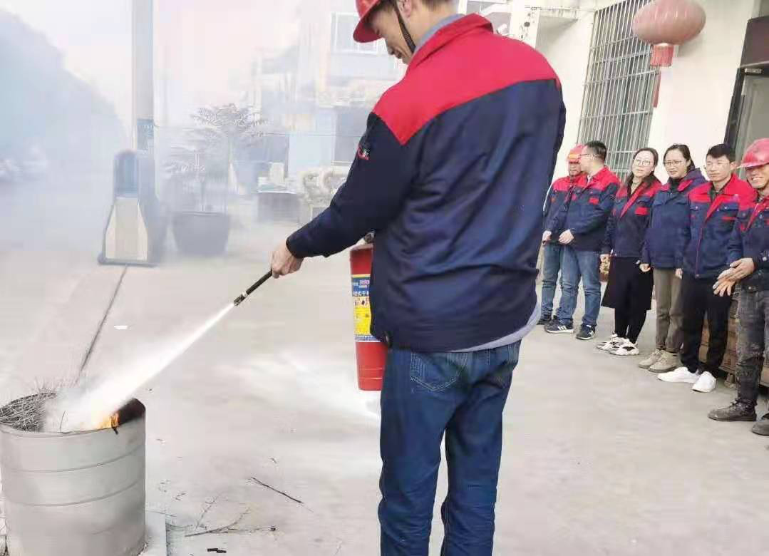 鑫藍(lán)環(huán)保2020年應(yīng)急消防演習(xí) 鑫藍(lán)環(huán)保2020年應(yīng)急消防演習(xí)